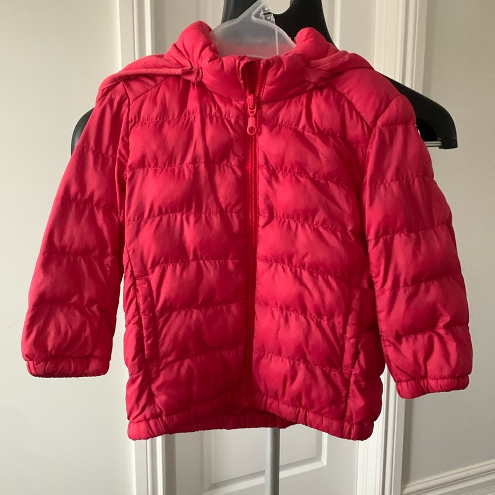 Uniqlo baby washable puffer with removable hood - 18-24m